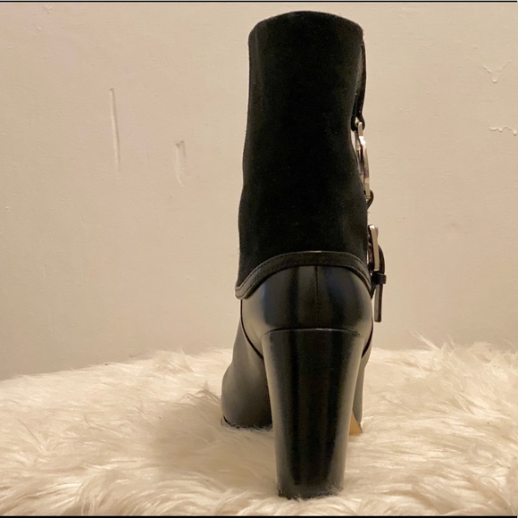 Michael Kors Boots 🥾 - Picture 5 of 6